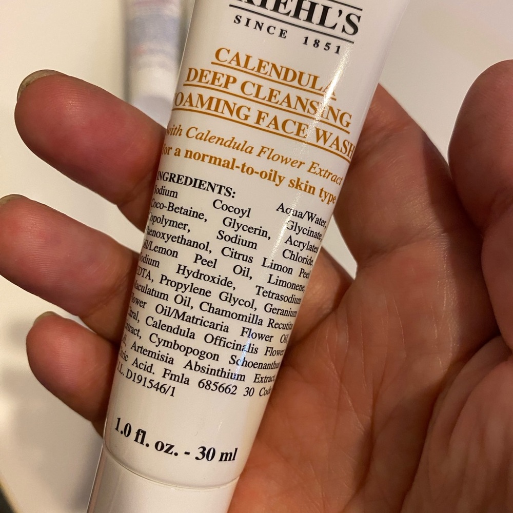 New! 8Pc Kiehl's skincare travel set - Picture 5 of 8